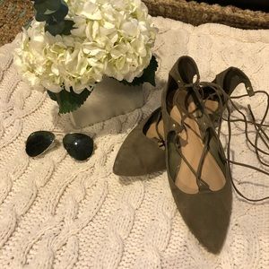 ALMOST NEW Olive lace up Ghillie Flats size 8